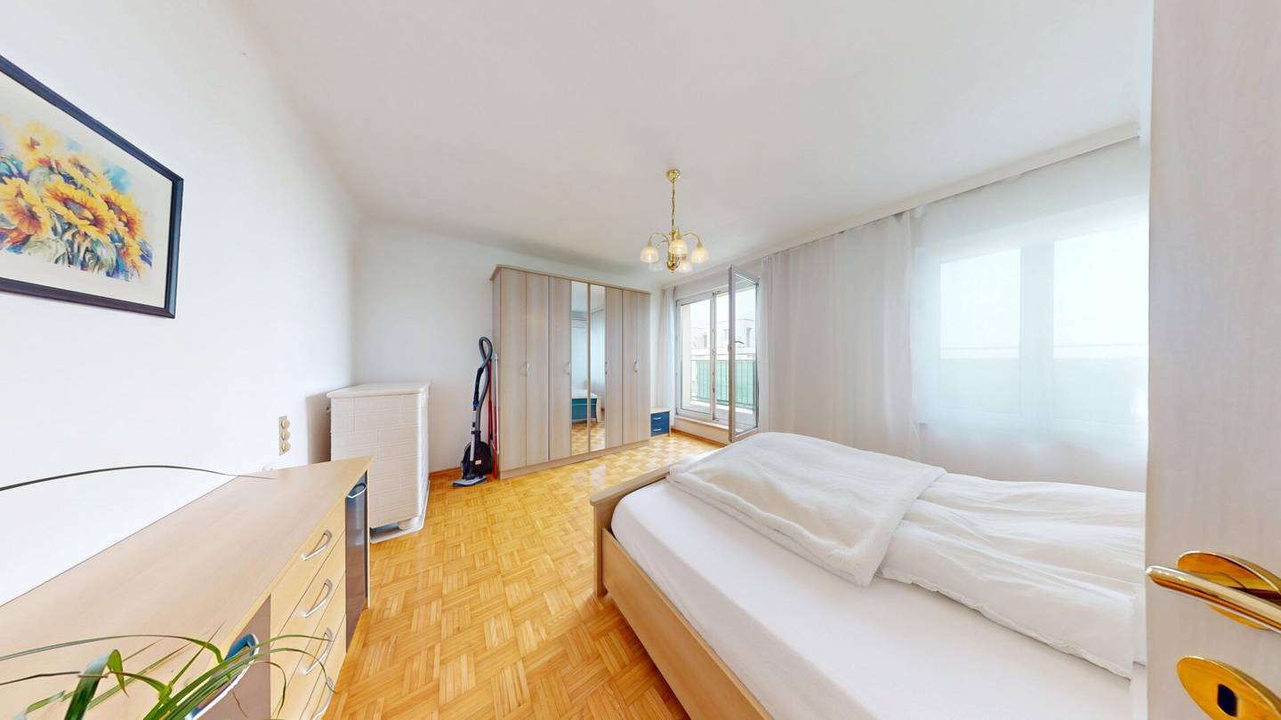 Top floor apartment with roof terrace and distant view