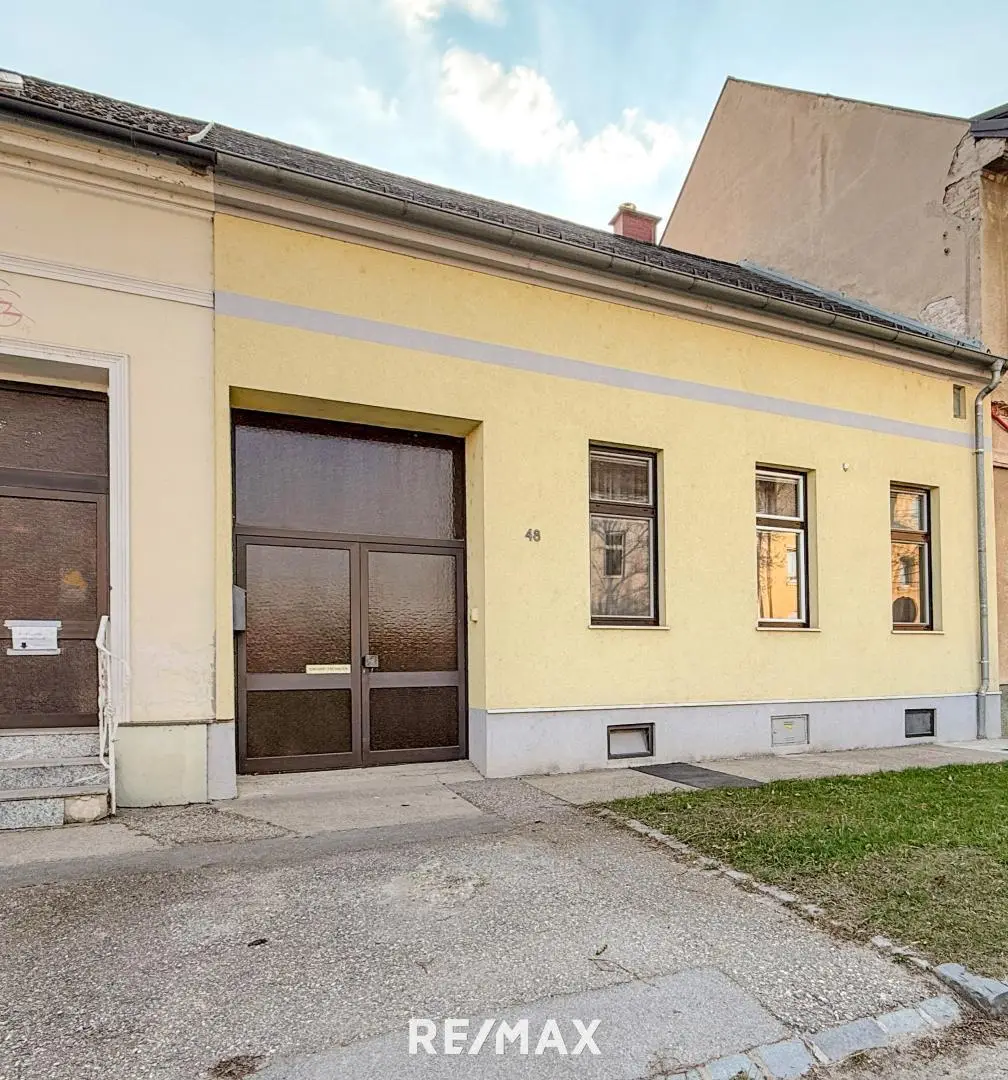 Station close family apartment with terrace