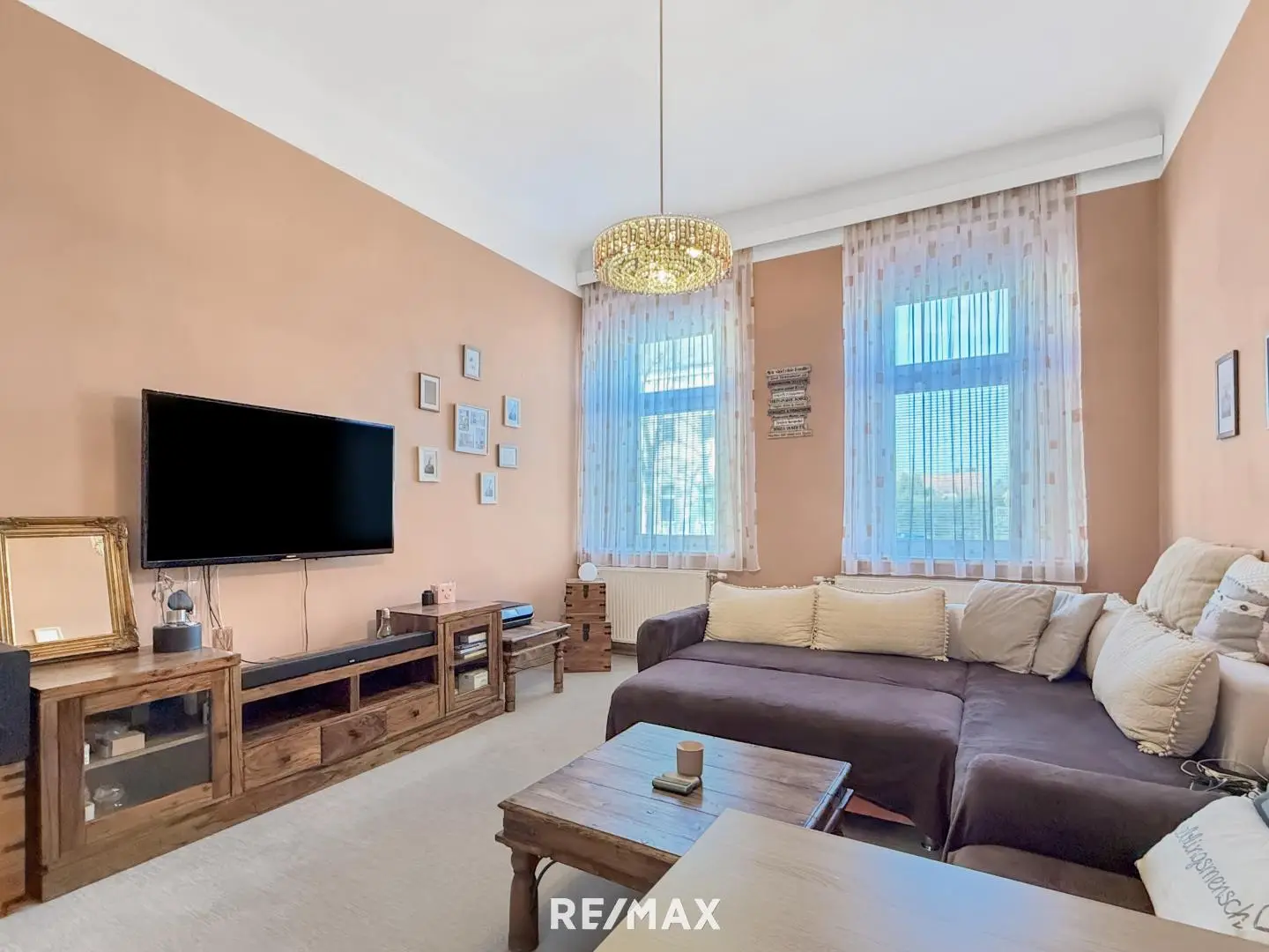 Station close family apartment with terrace