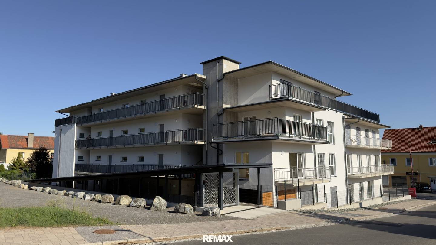 Erstbezug Wohnung mit Terrasse und Garten