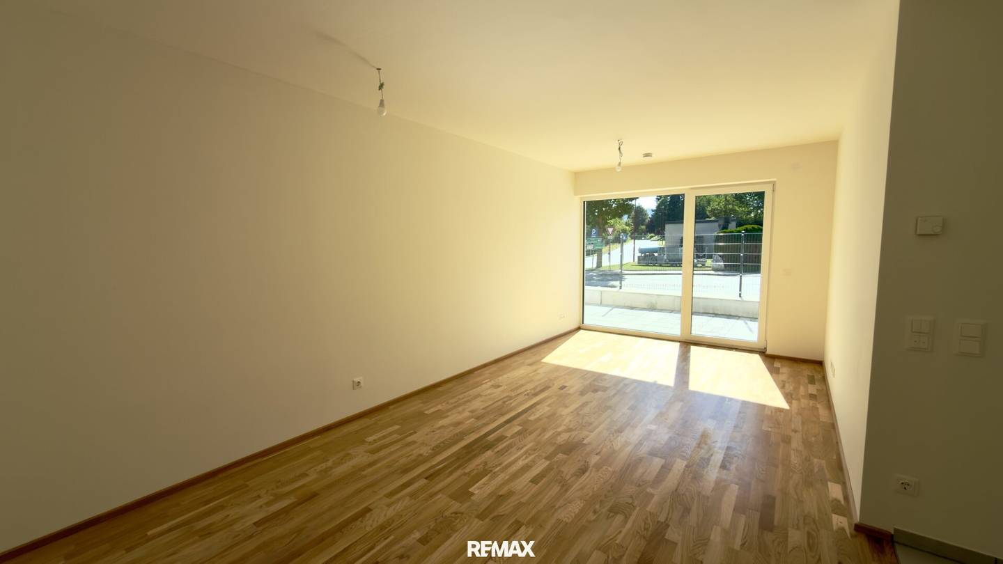 First occupancy apartment with terrace and garden