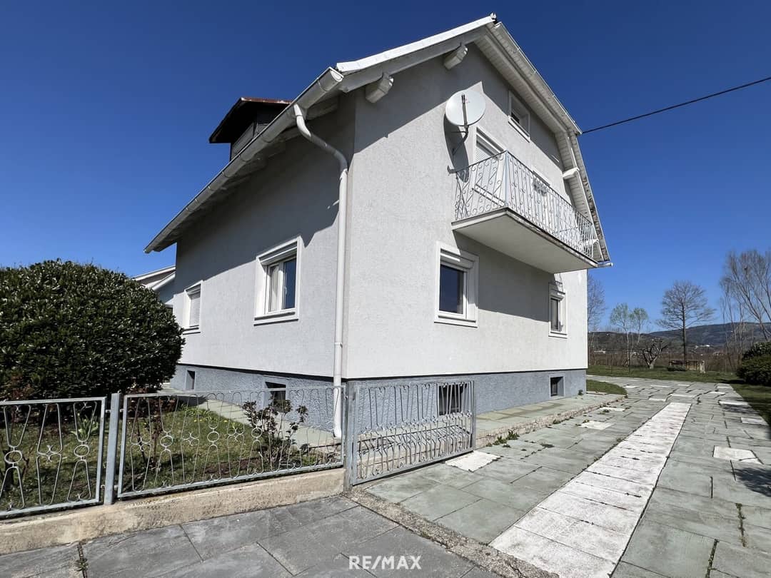 Single-Family Home with Potential in Wolfsberg