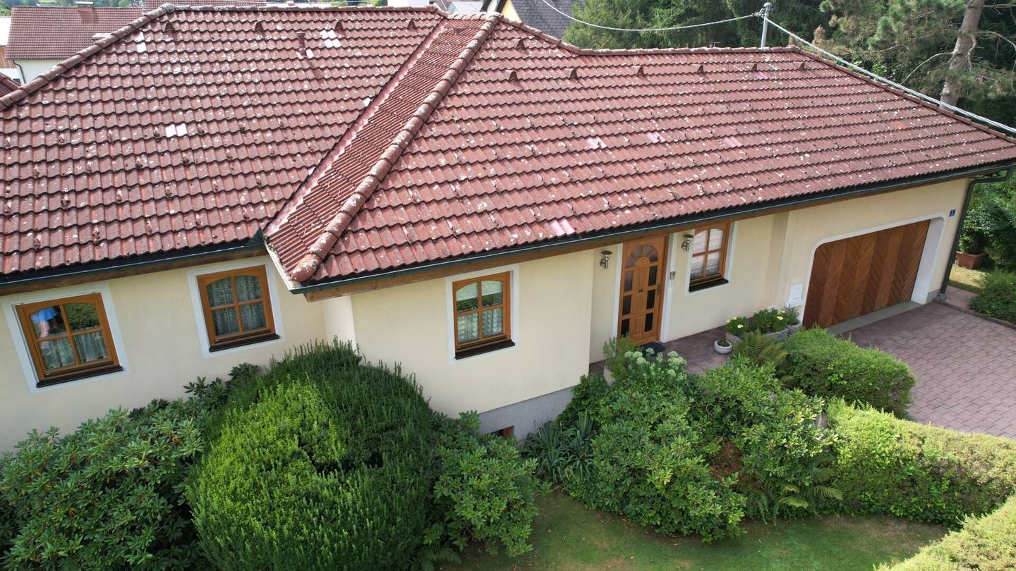 Bungalow in Walding mit Pool, 215m²