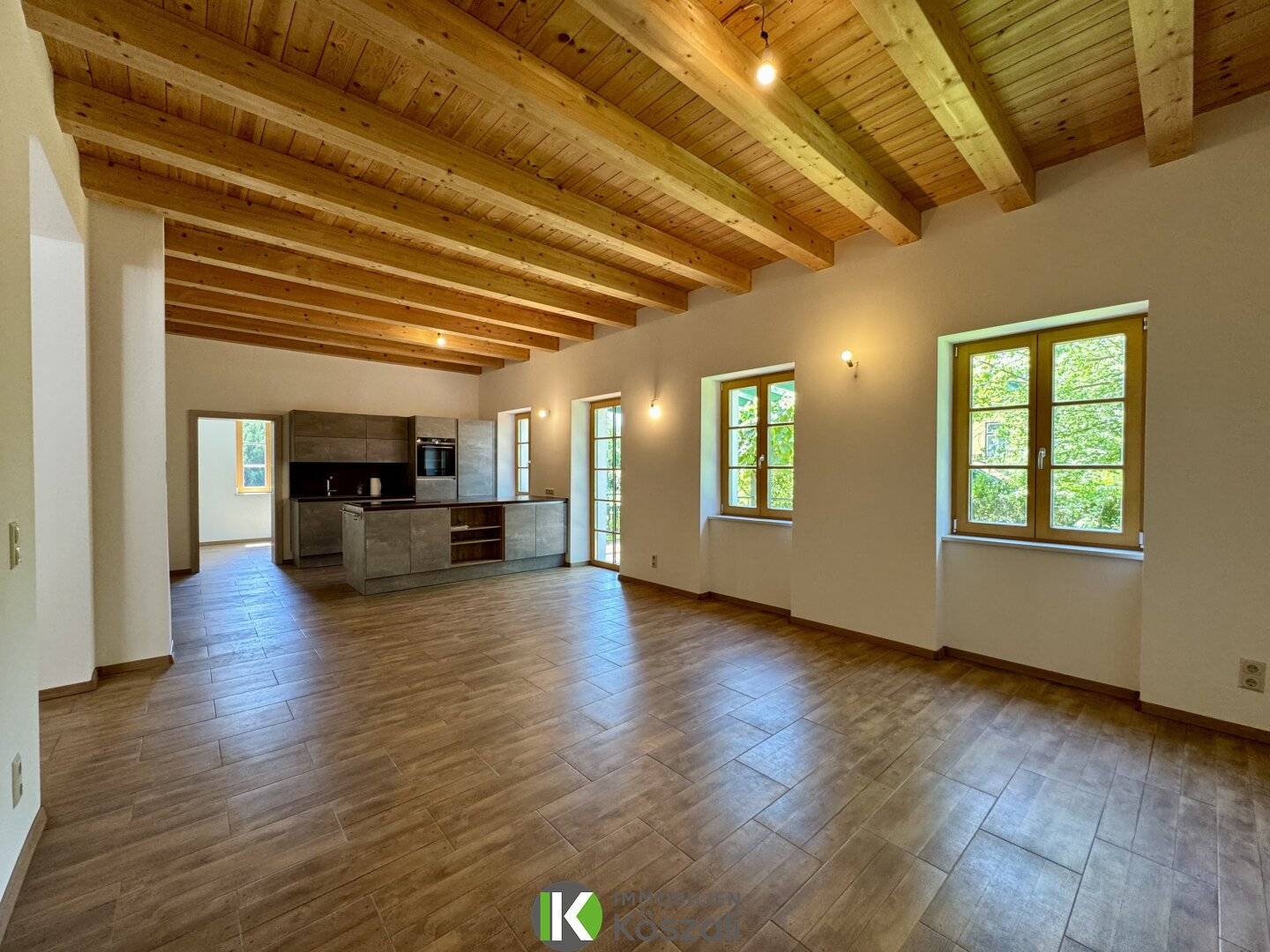 Villa with swimming pond in Neulengbach