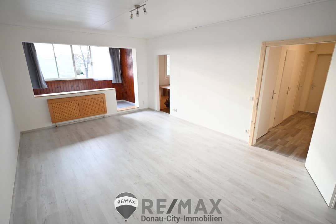 Wohnung mit Loggia und Stellplatz Nähe U1