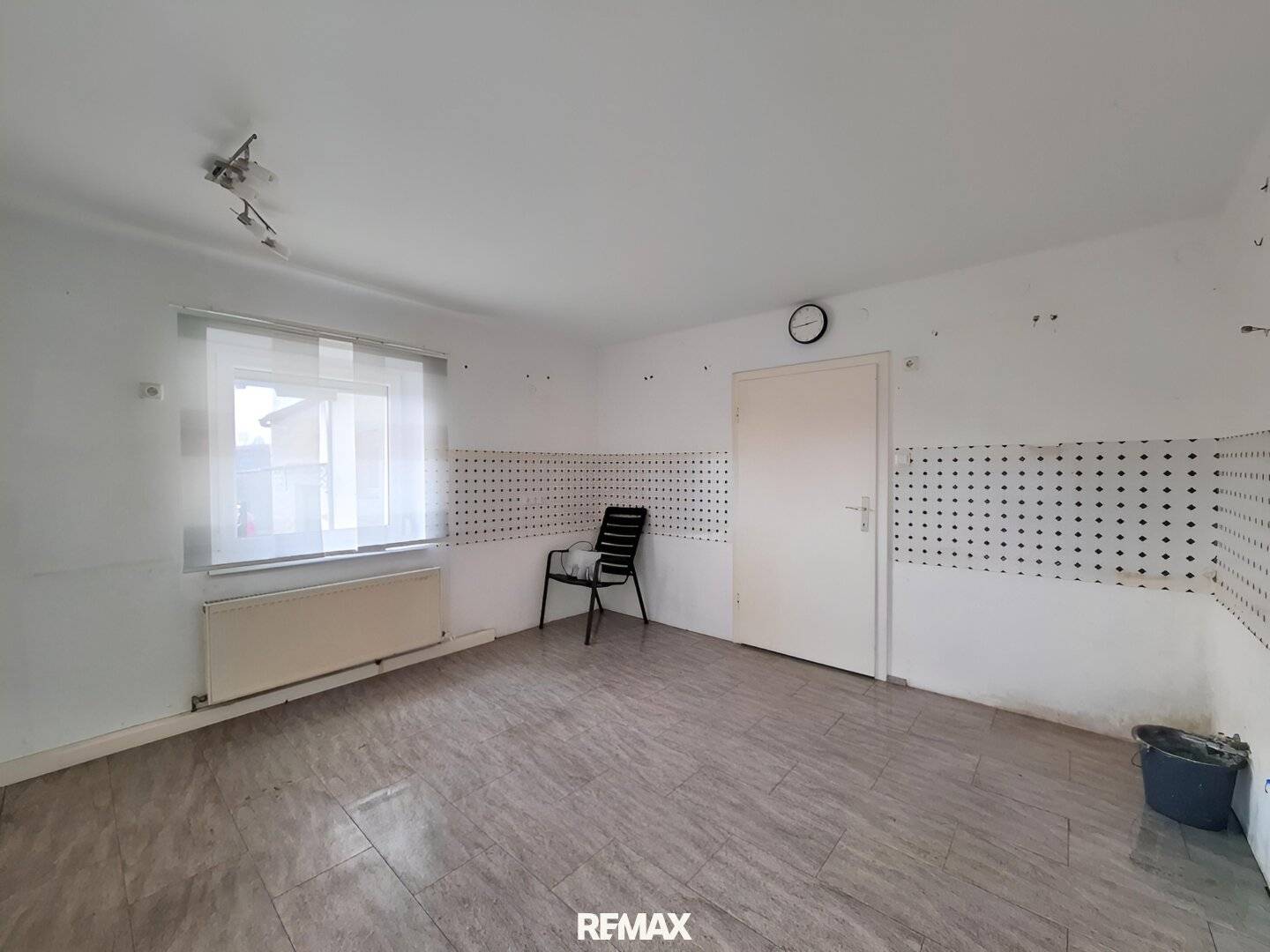Single Family Home with Pool in Schalchen