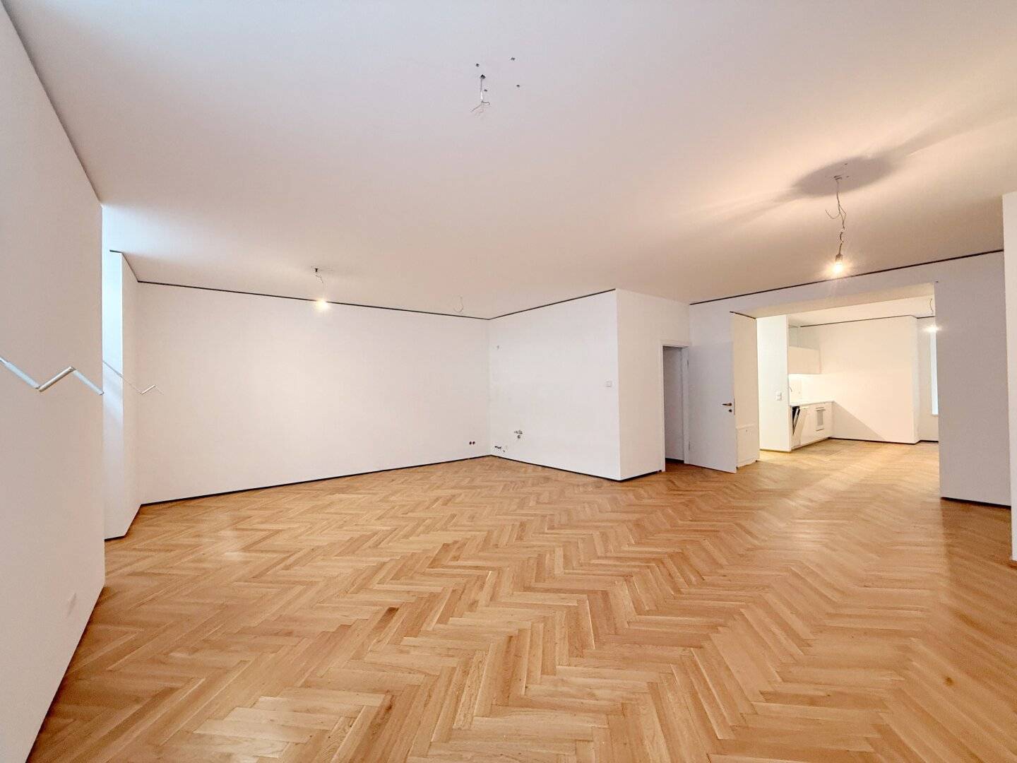 Attraktives Souterrain für Ihre Geschäftsidee – Praxis, Beauty, Massage, Büro, Studio und vieles mehr.