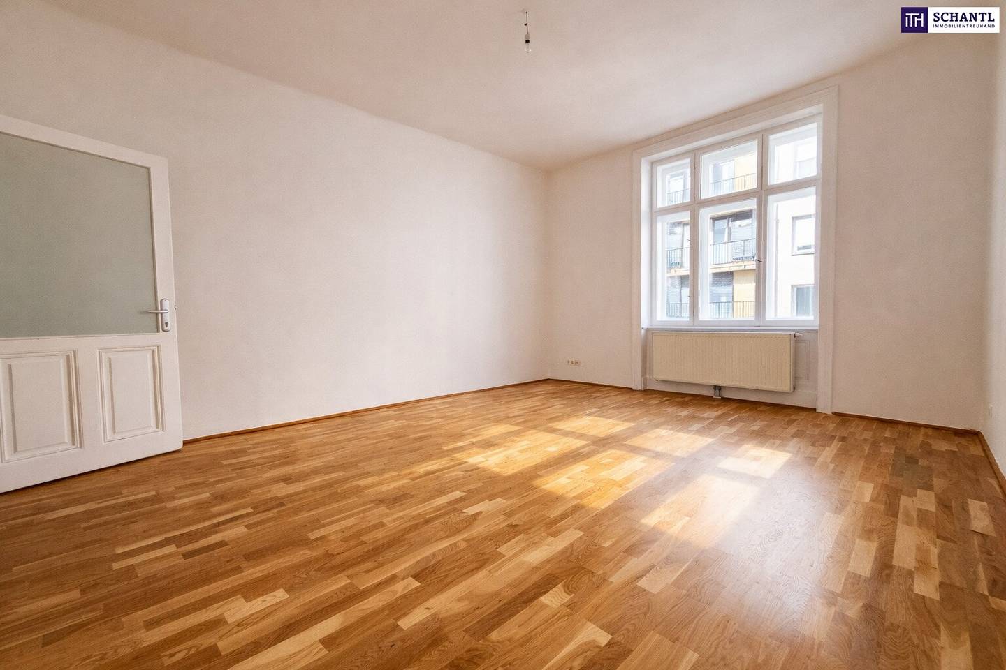 Denkmalgeschützte Altbauwohnung Helle Wohnküche