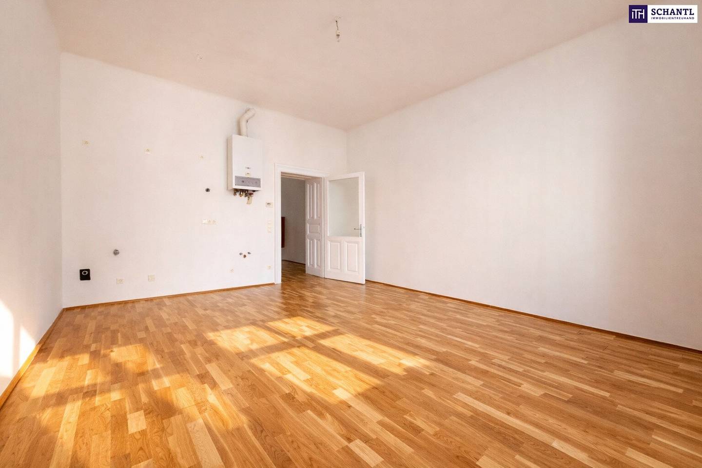 Denkmalgeschützte Altbauwohnung Helle Wohnküche
