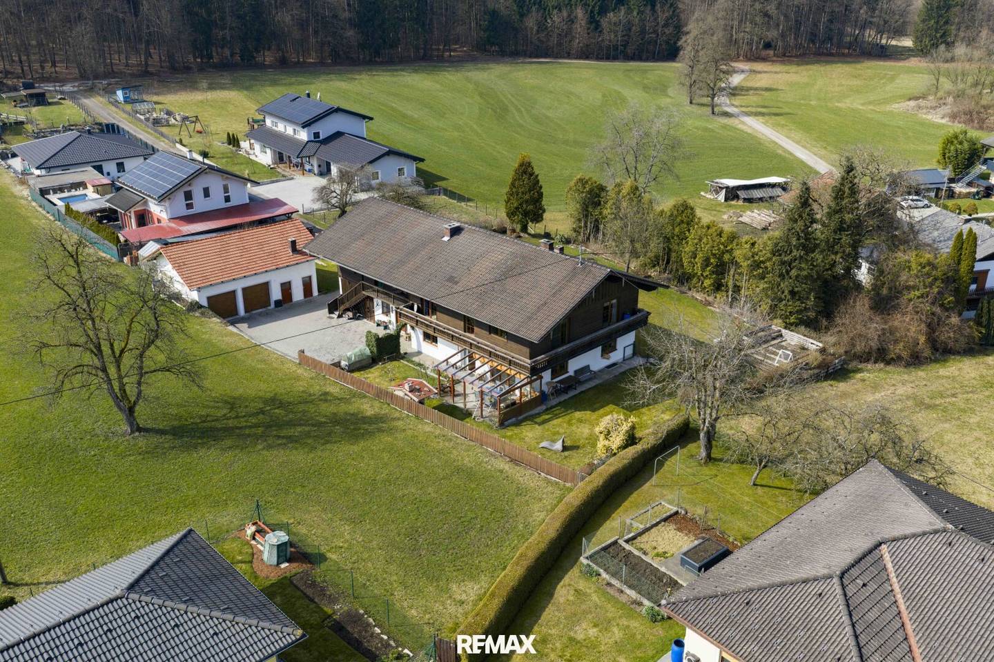 Spacious house with granny flat in Franking