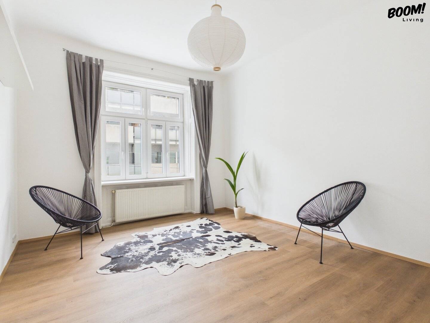 Old building apartment with well kept built in kitchen