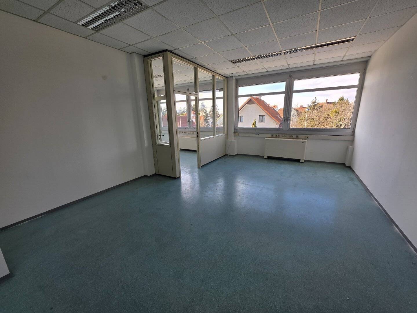 Renovated office floor with freight elevator and 27 flexible offices