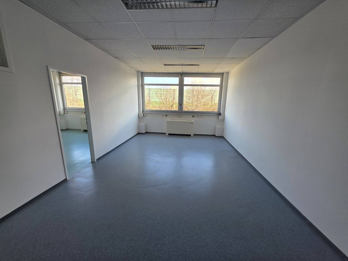 Renovated office floor with freight elevator and 27 flexible offices