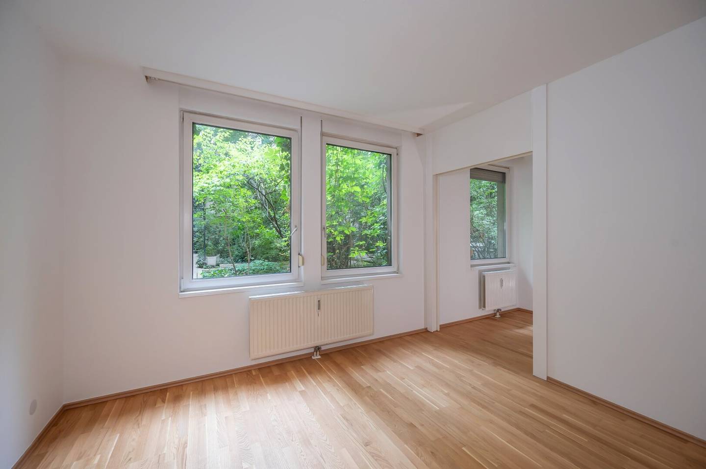 Newly built apartment in quiet courtyard with kitchen