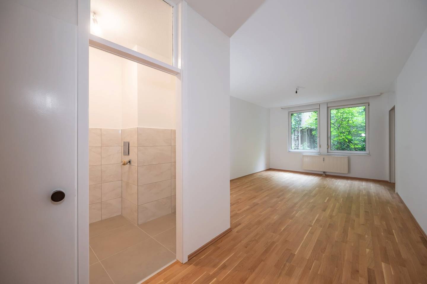 Newly built apartment in quiet courtyard with kitchen