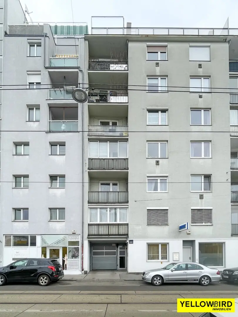 Share deal 100 percent free HMZ Real estate package: 6 apartments and 1 commercial space