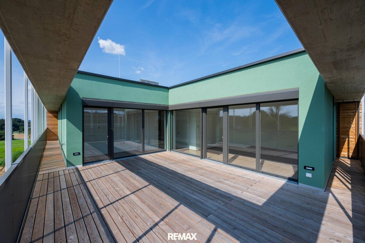 Wohnung mit eigenem Pool und Spabereich