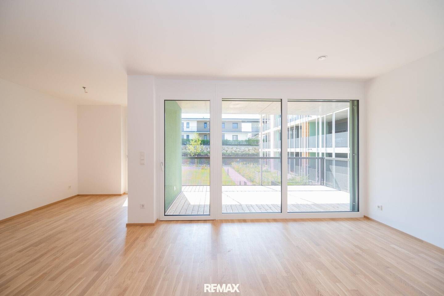 New Build Apartment With Private Pool And Spa
