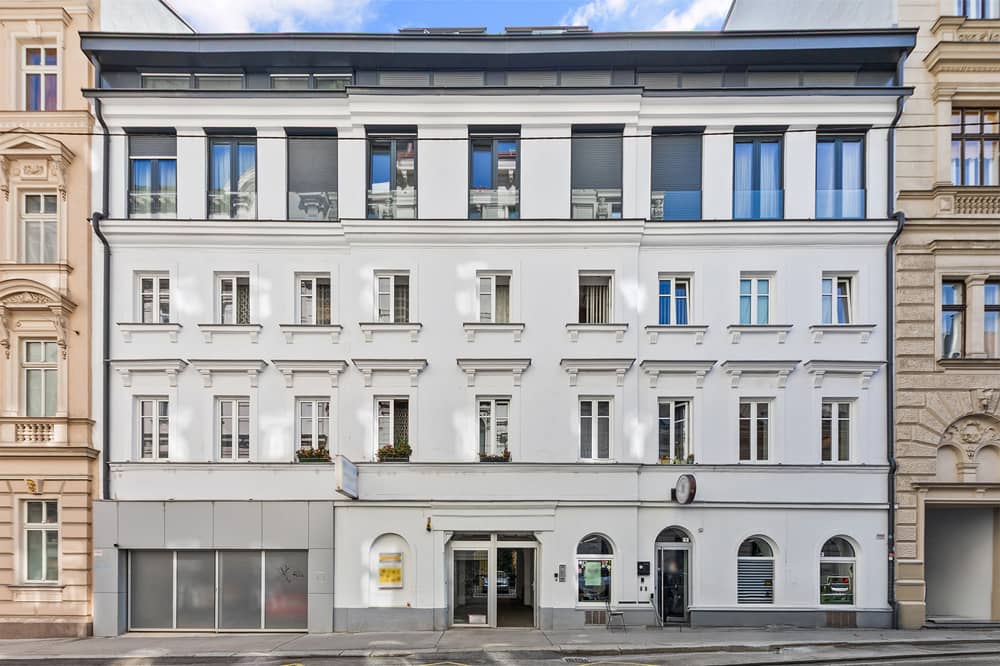 Apartment near Naschmarkt bright open living