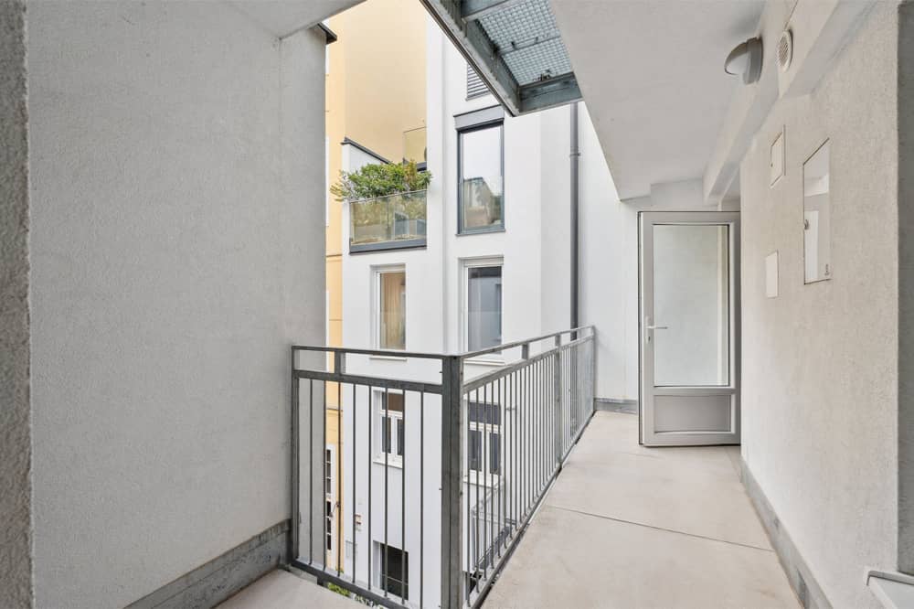 Apartment near Naschmarkt bright open living