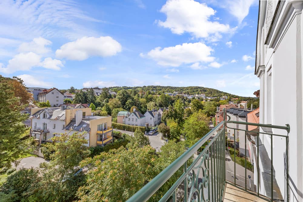 Dachgeschosswohnung hell mit sonnigem Balkon