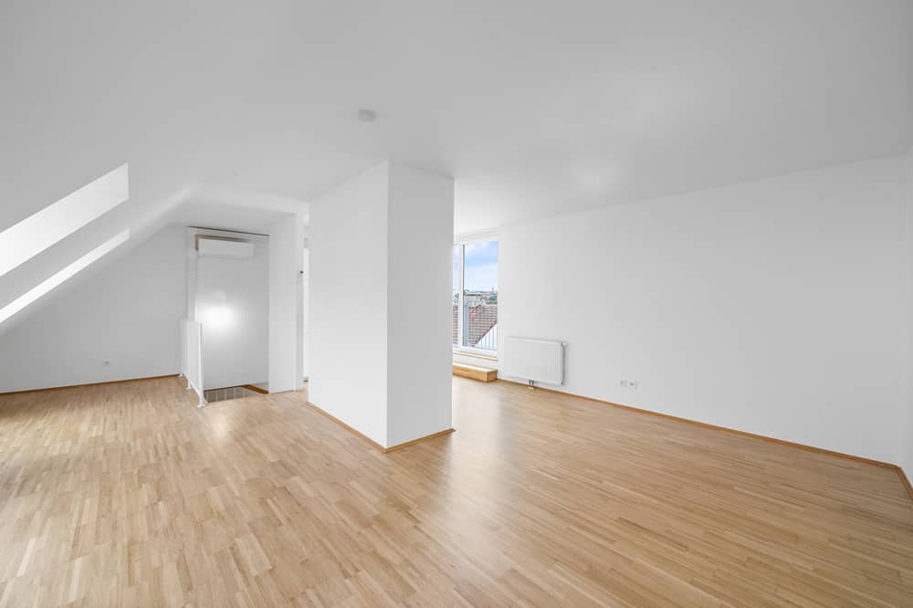 Attic apartment in central location with terrace renovated