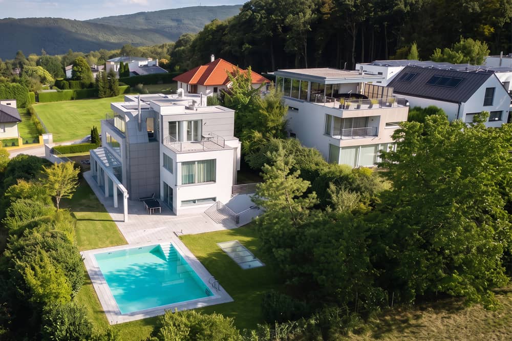 Neuwertige Villa in Gießhübl