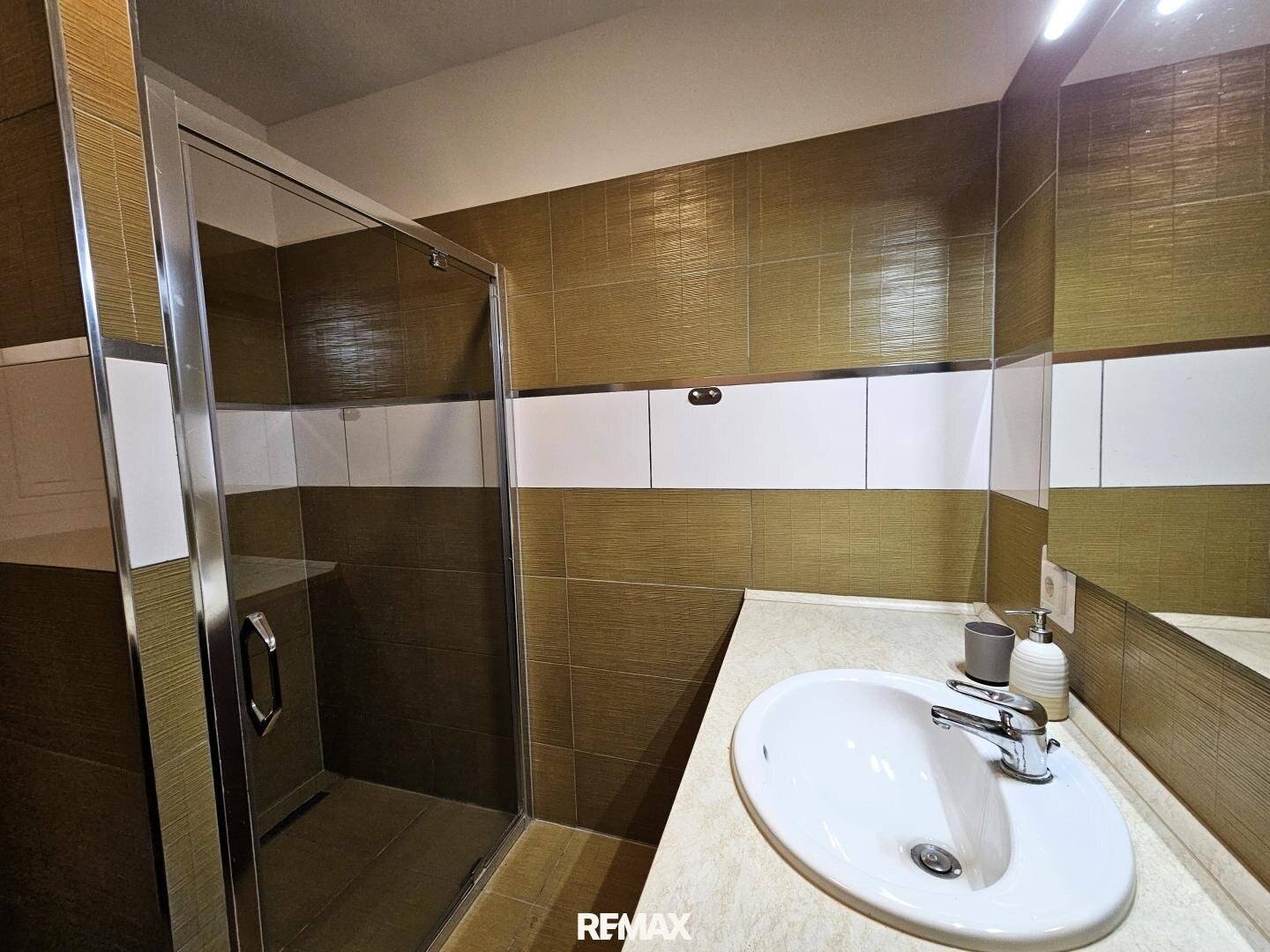 Furnished apartment with balcony and parking
