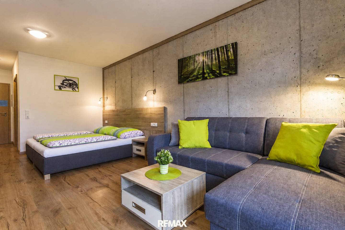 Apartment with south balcony and mountain panorama
