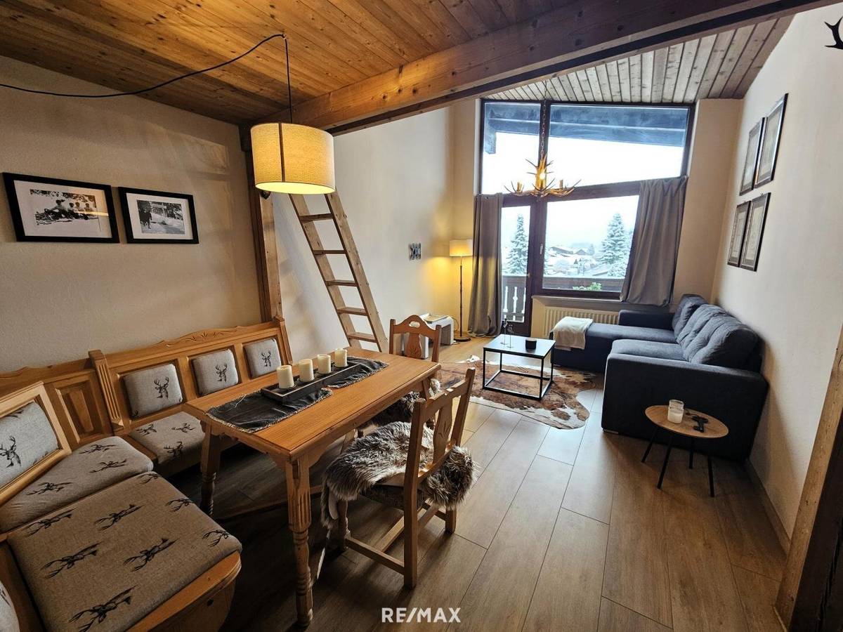 Attic Apartment Maishofen with Loggia