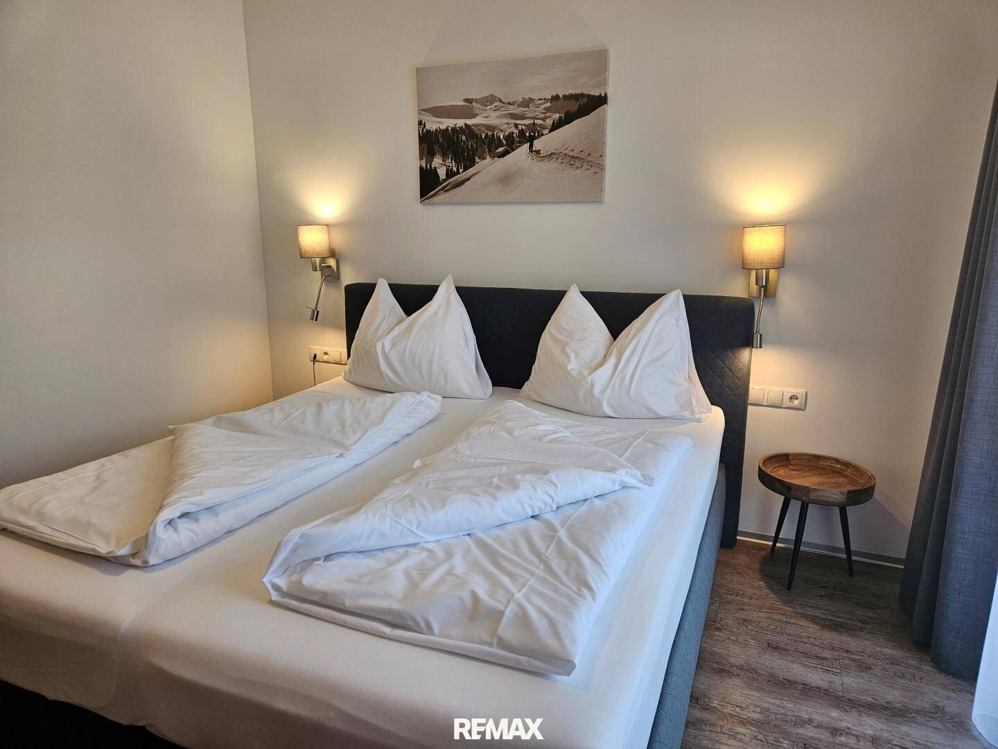 Apartment with balcony mountain view and heated pool