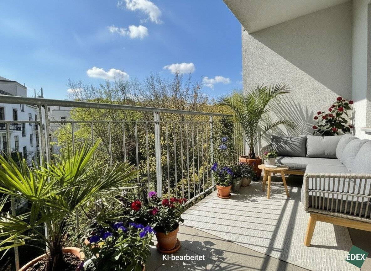 3-Rm Apt w/ Loggia in Penzing