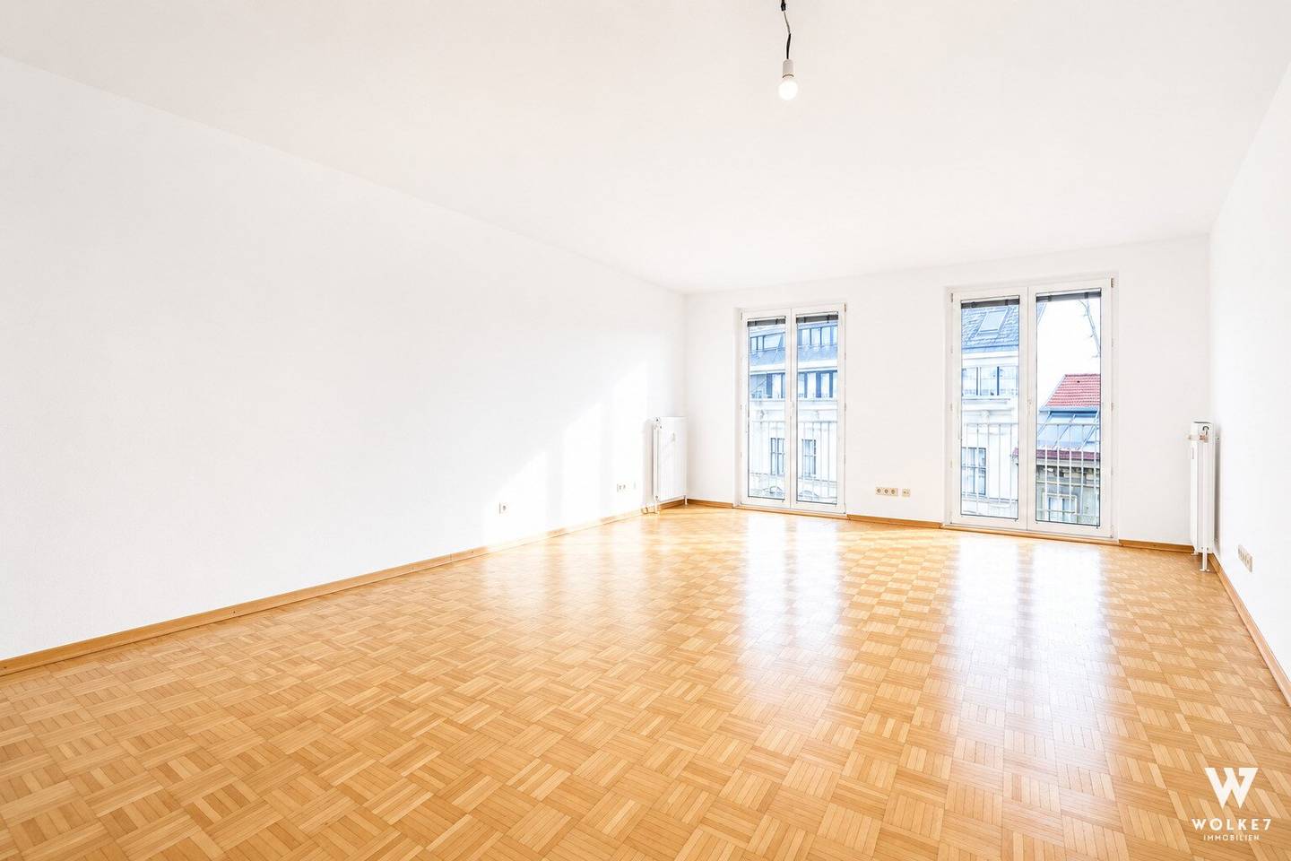 Exclusive 4-room apartment with loggia in the 19th district | Near U4, U6 &amp; Währinger Park | Underground parking space | Versatile usage potential