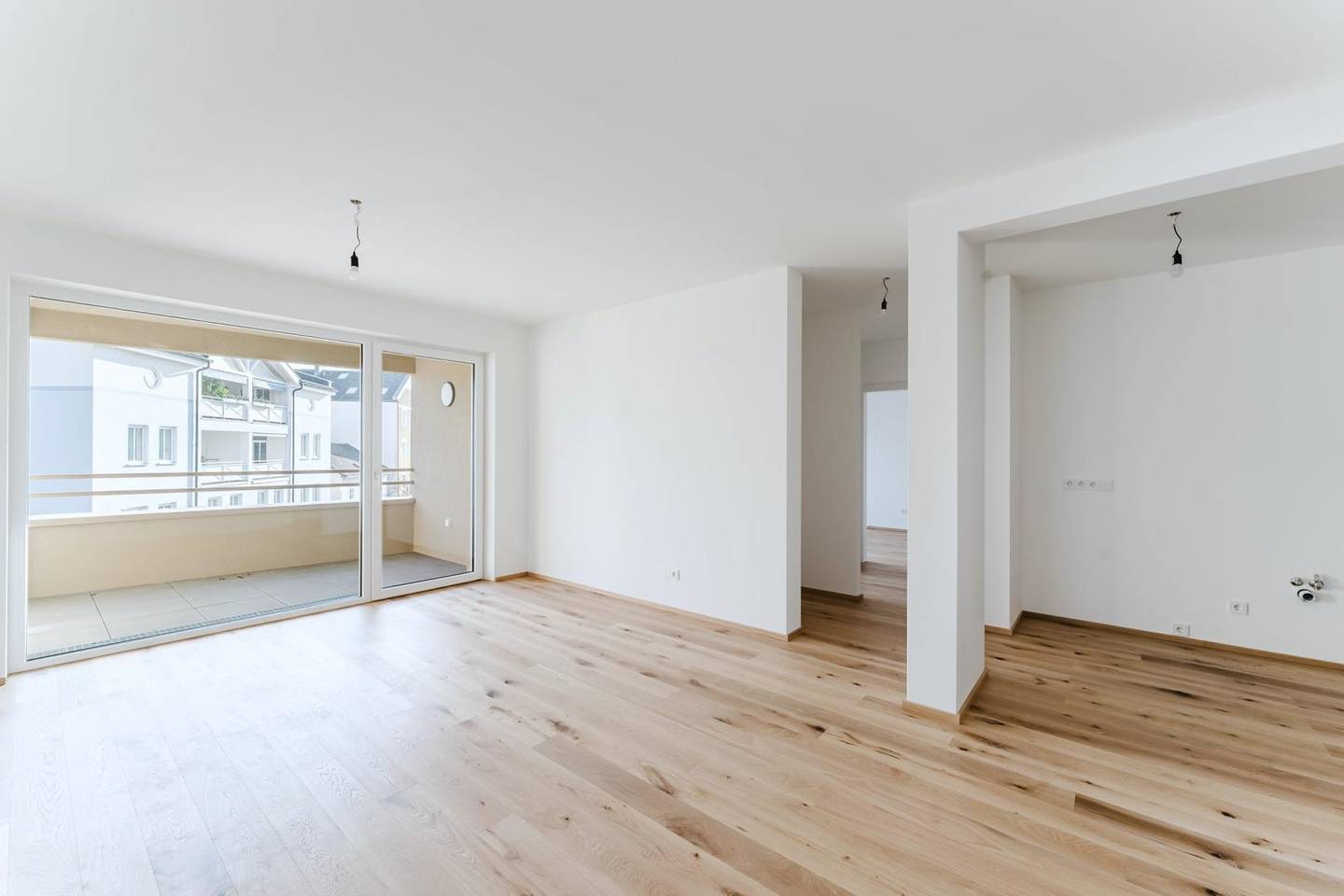 Newly built central apartment with loggia