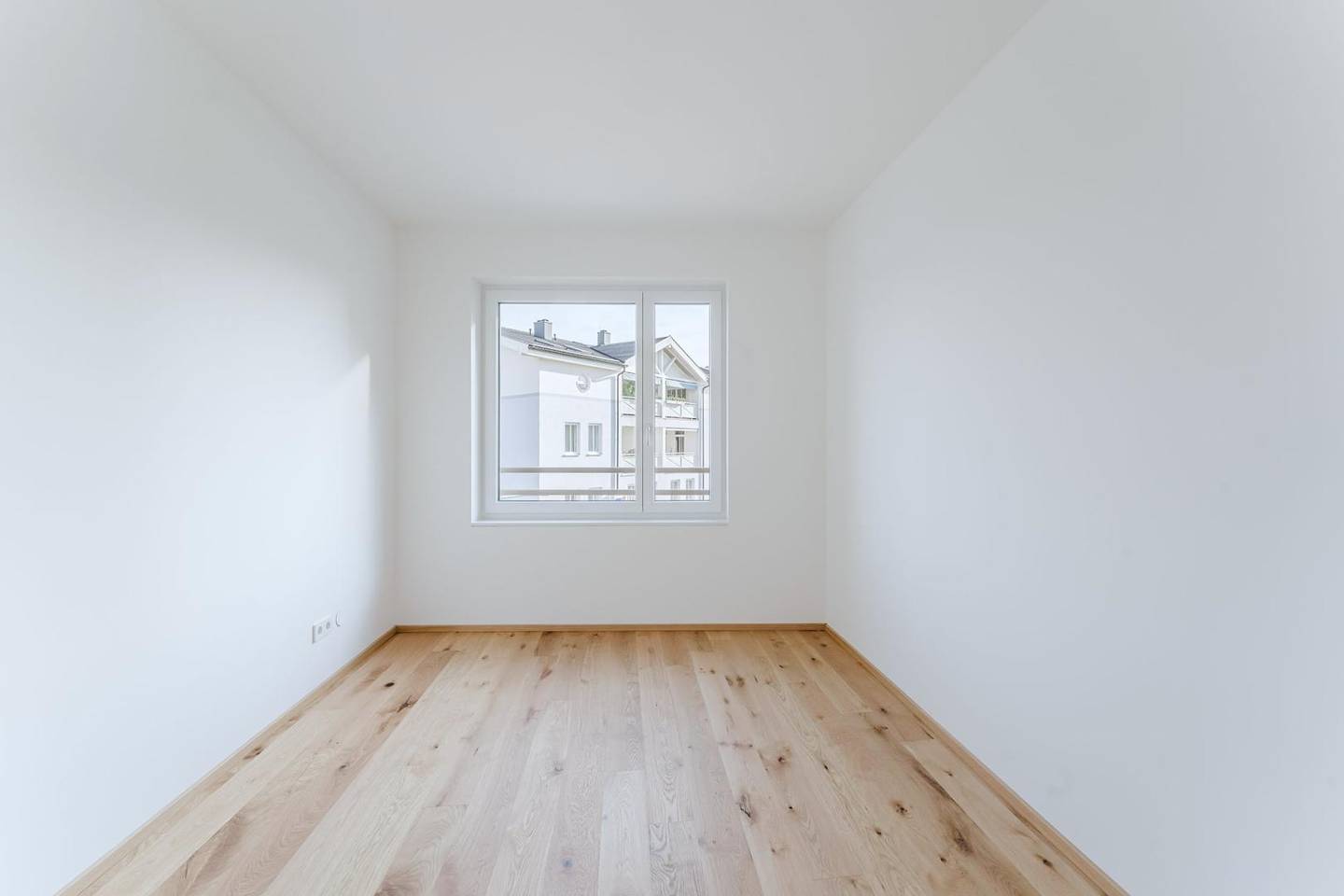 Newly built central apartment with loggia