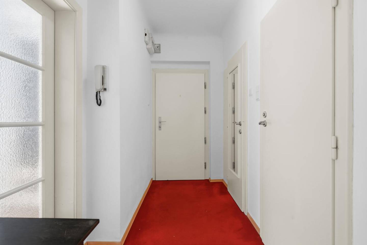 Apartment bright layout studio convertible