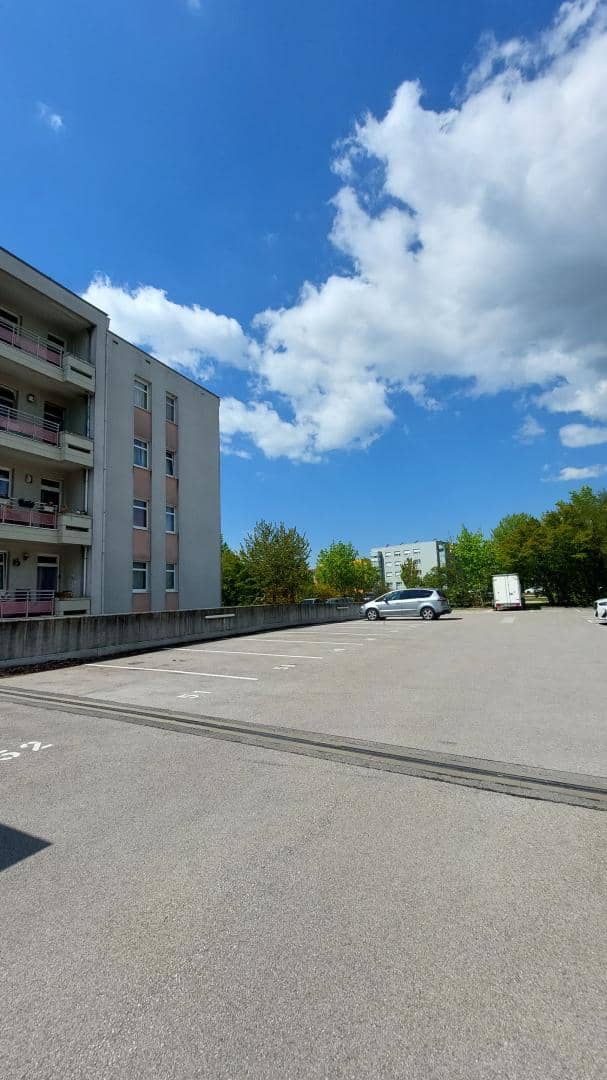 Car parking spaces in Leonding, St. Isidor
