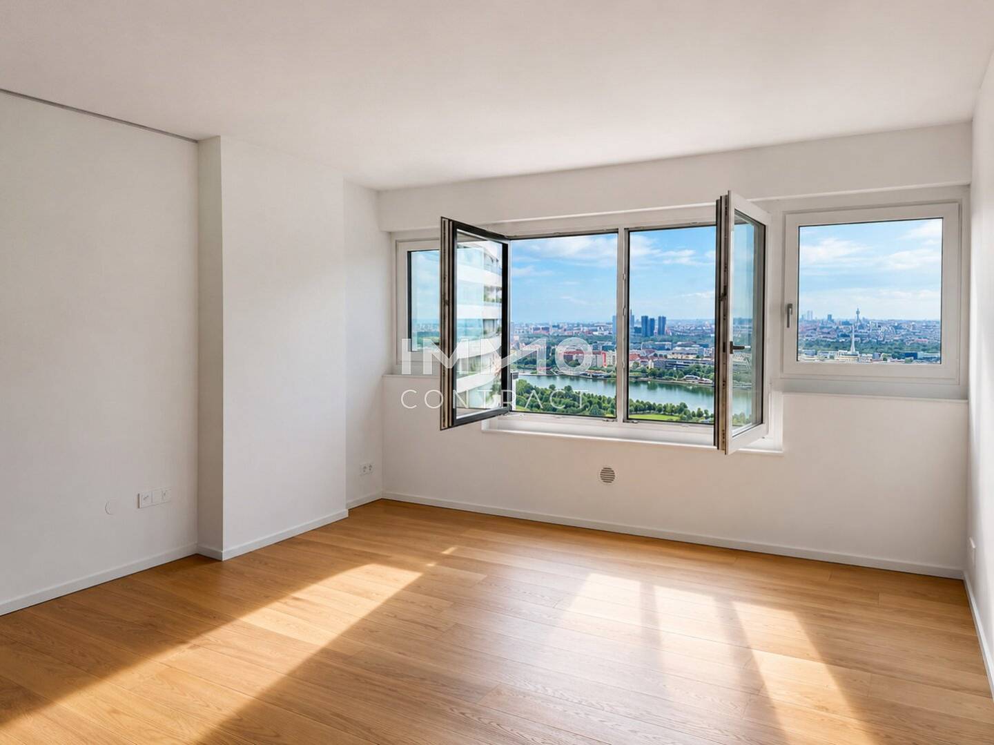 Apartment with balcony and Danube view