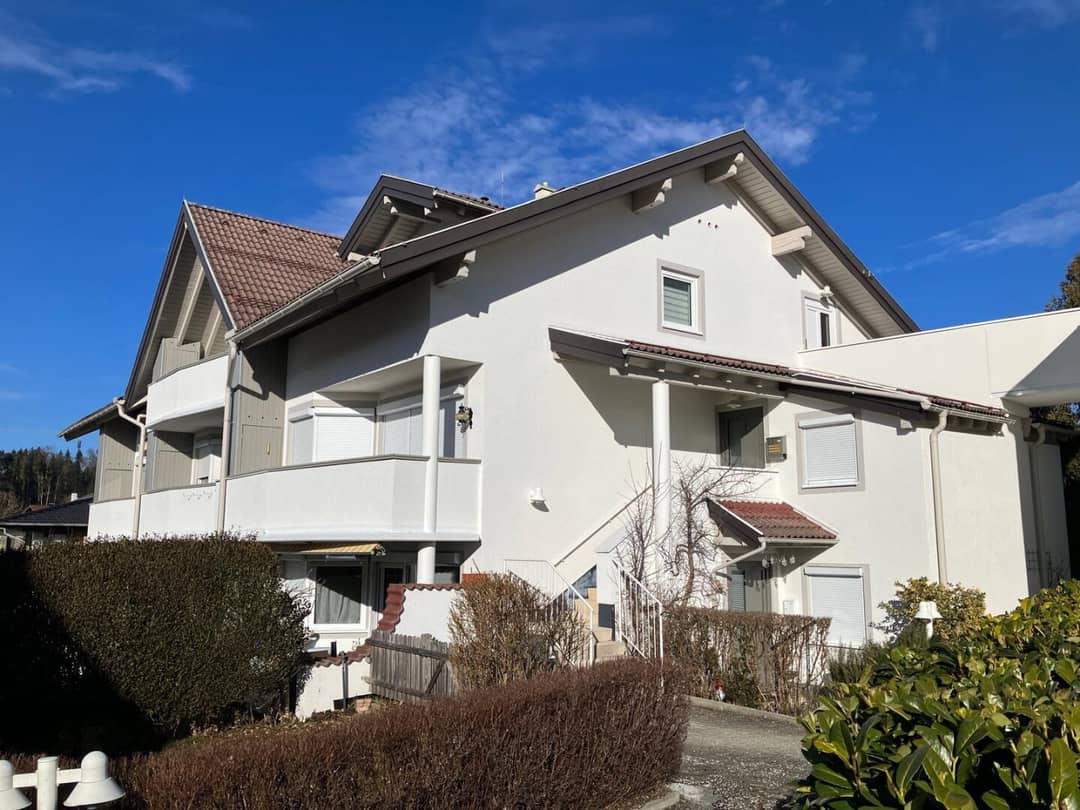 Wohnung mit Privatgarten und zwei Balkonen