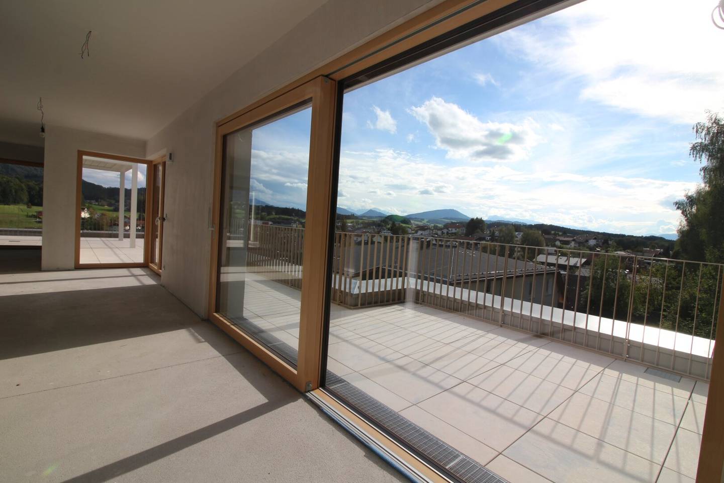 Apartment with roof terrace and garden near Wallersee