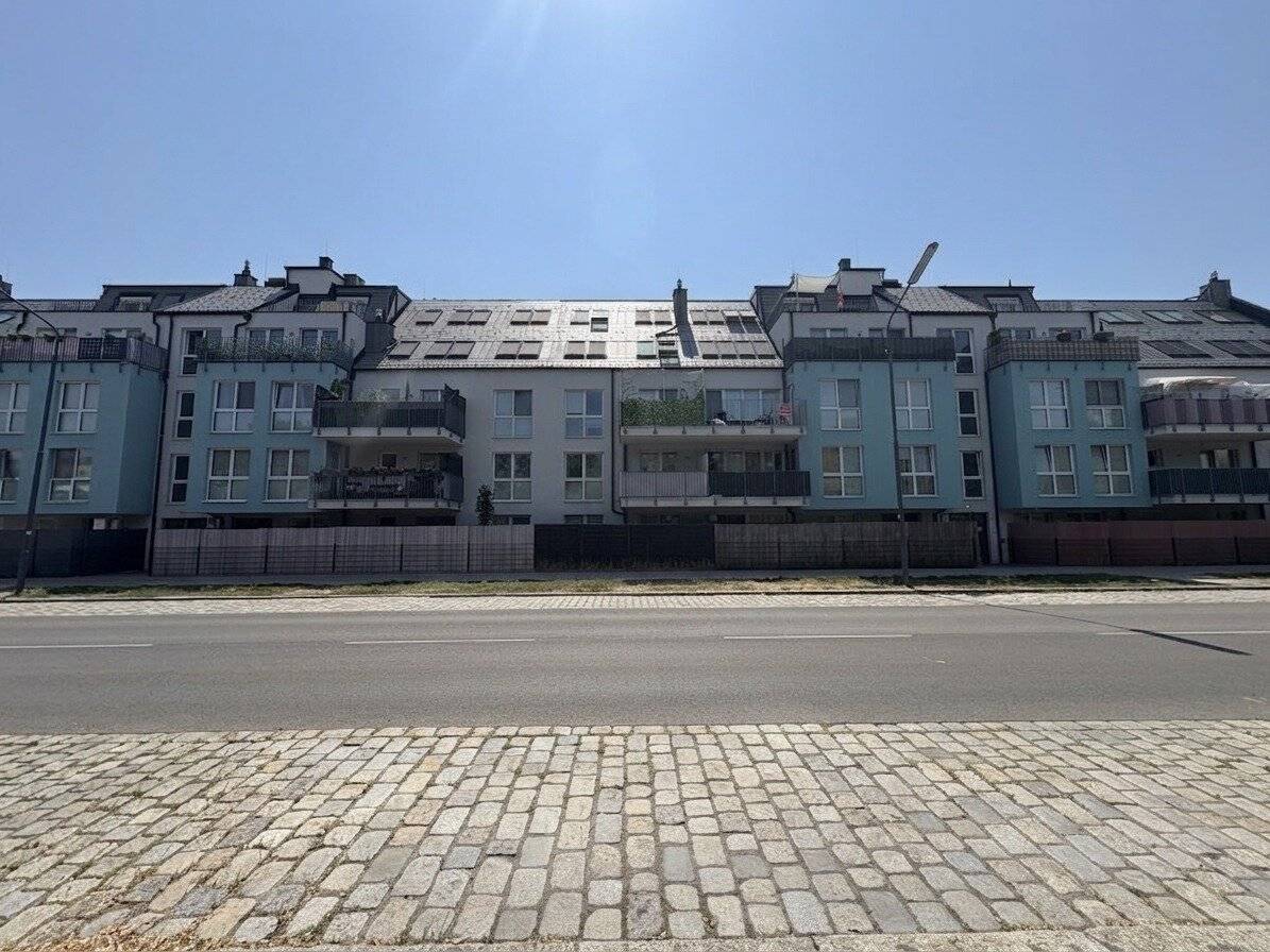 Modern residential complex Stammersdorfer Straße 236-238