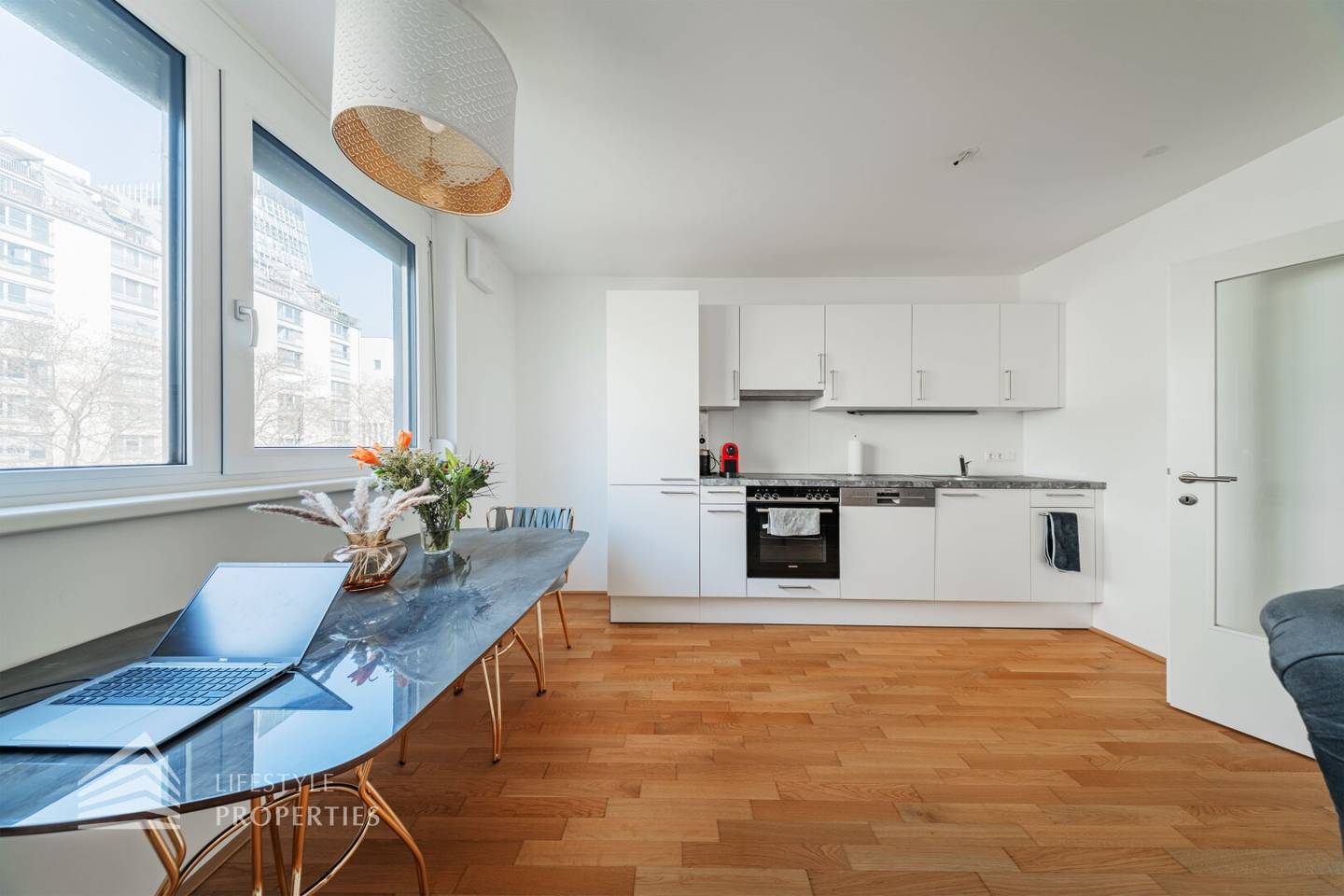 Apartment near UNO City with two loggias
