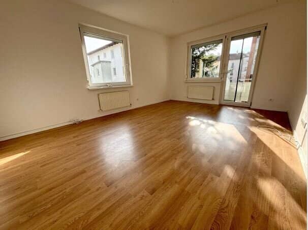 Wohnung Neubau mit Balkon nahe dem Bahnhof