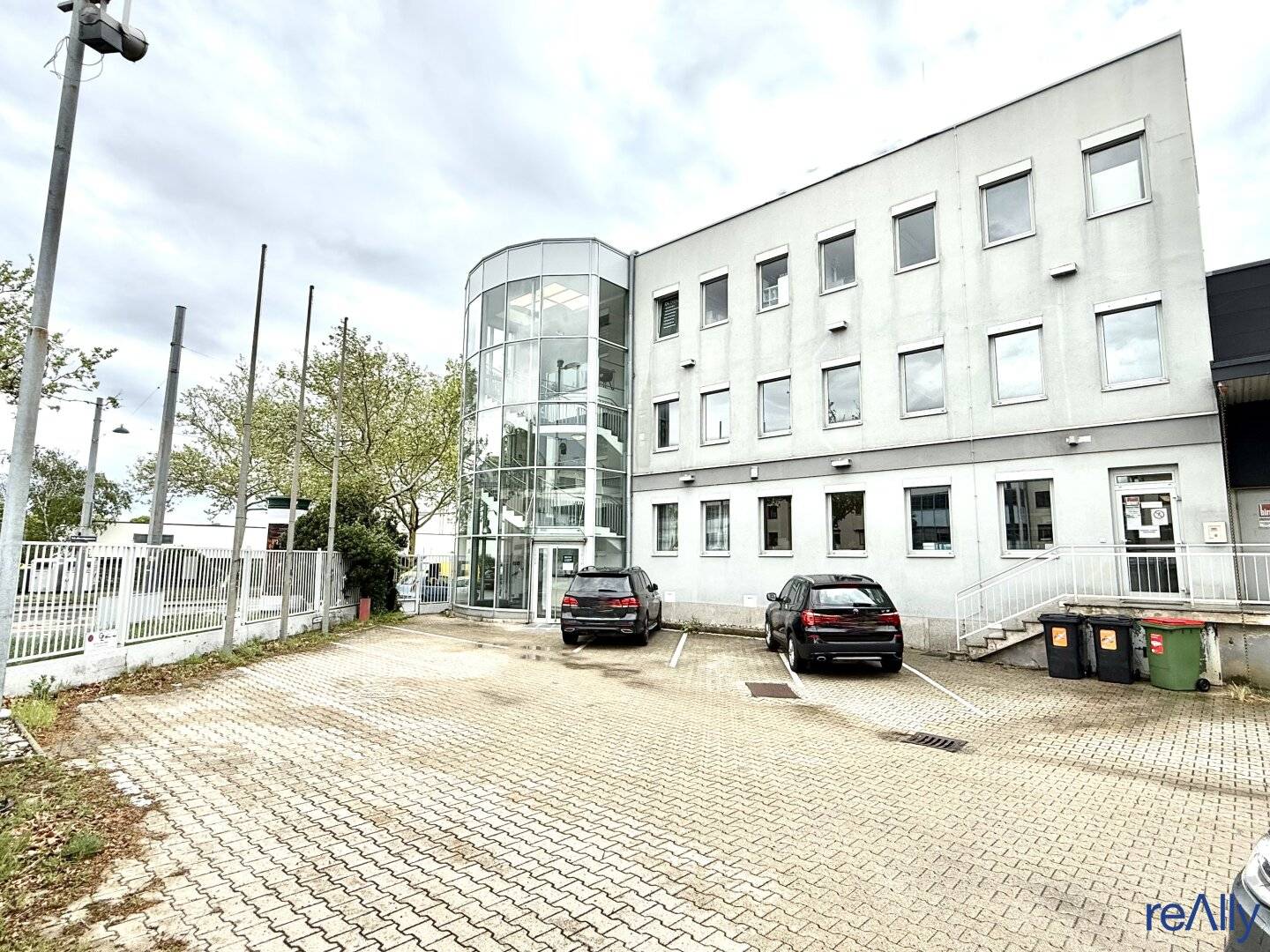 Modernes und helles Büro zum Vermieten