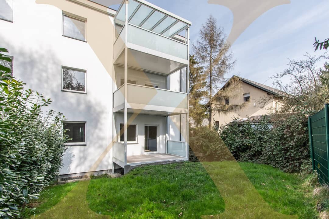 Ground floor apartment with terrace and private garden
