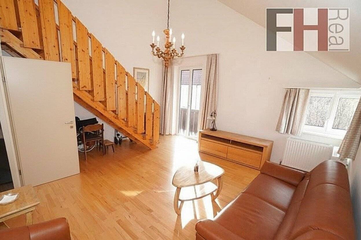 Apartment with roof terrace balcony and parking