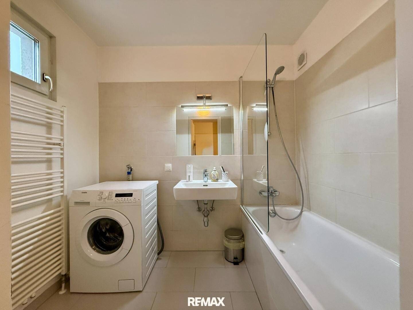 Dachgeschosswohnung Panoramablick und U1 Nähe
