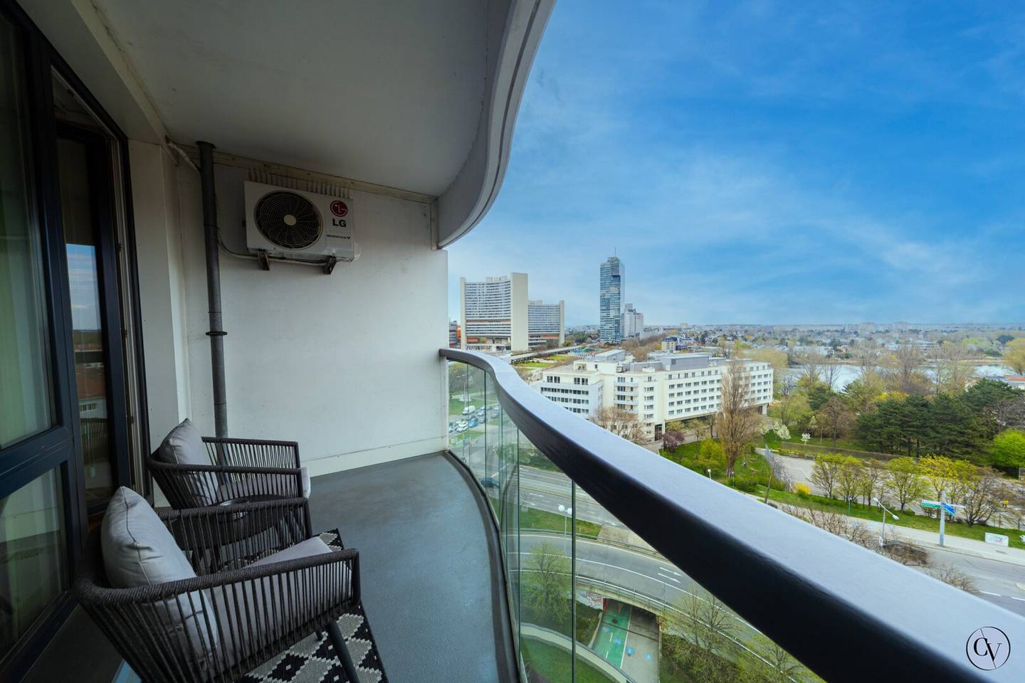 Wohnung mit unverbaubarem Blick auf UNO City