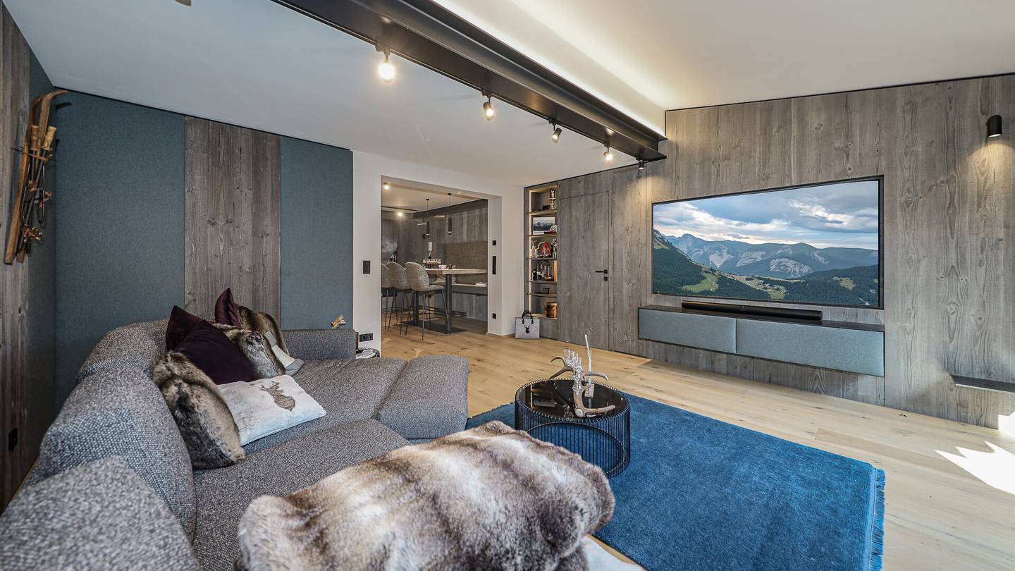 Dachgeschosswohnung Designerküche Dachterrasse