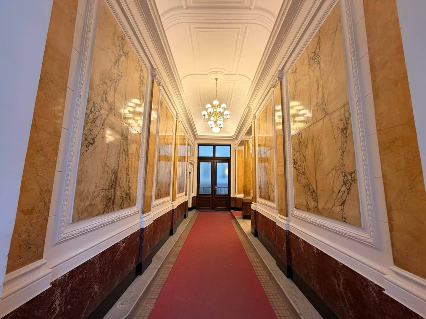Bright Air-Conditioned Office in 1060 Vienna